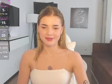 girl Cheap Sex Cams with adrianawow1