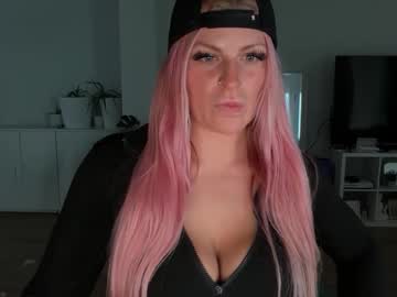 girl Cheap Sex Cams with prettydamnpeachy